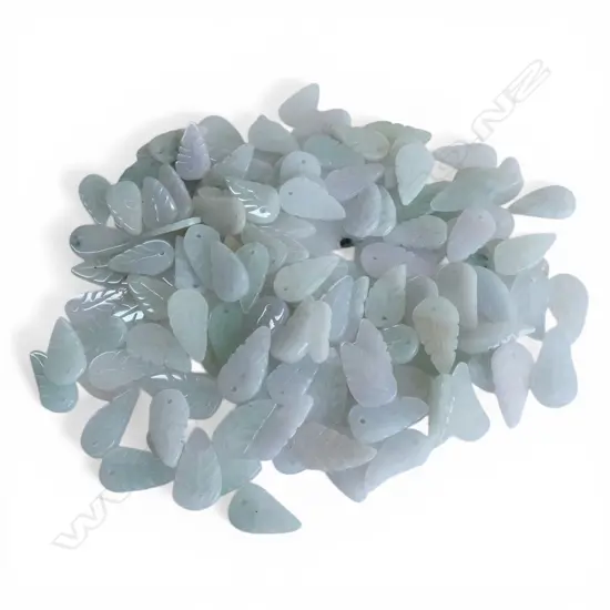 BAG SMALL CARVED LEAF FORM JEWELLERY PENDANT DROPS