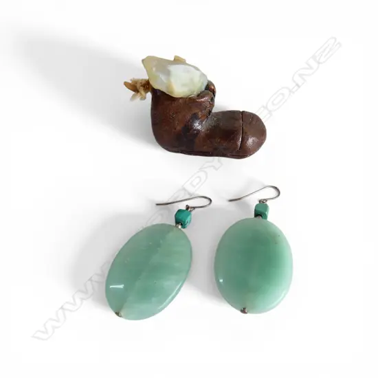 PR VINTAGE JADE LGE flat oval JADE DISC EARRINGS + OPAL NUGGET in pottery boot ORNAMENT