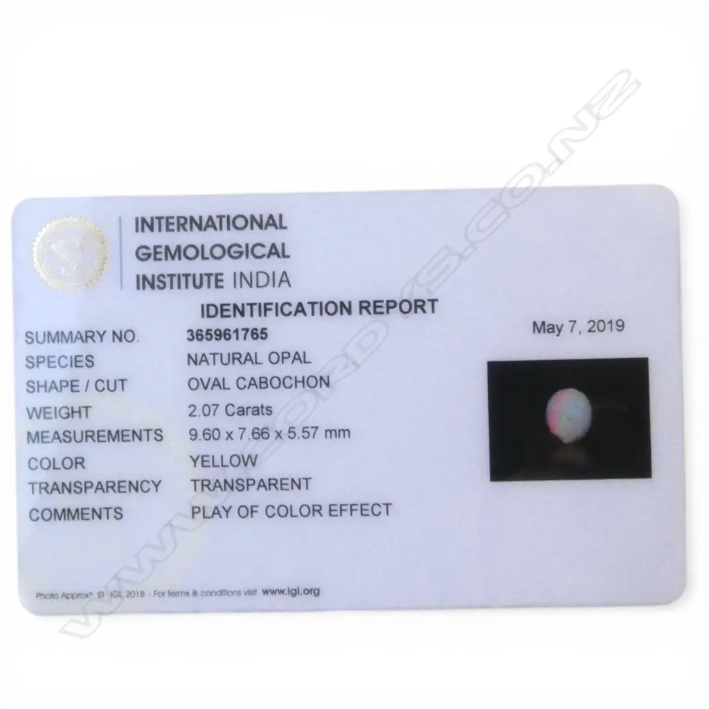 OPAL CABOCHON, 2.07ct, yellow transparent, identification report  Image 1++