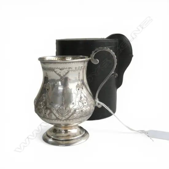 VICTORIAN STG SILVER CHRISTENING CUP, LONDON 1881, IN ORIGINAL CASE, 91gms