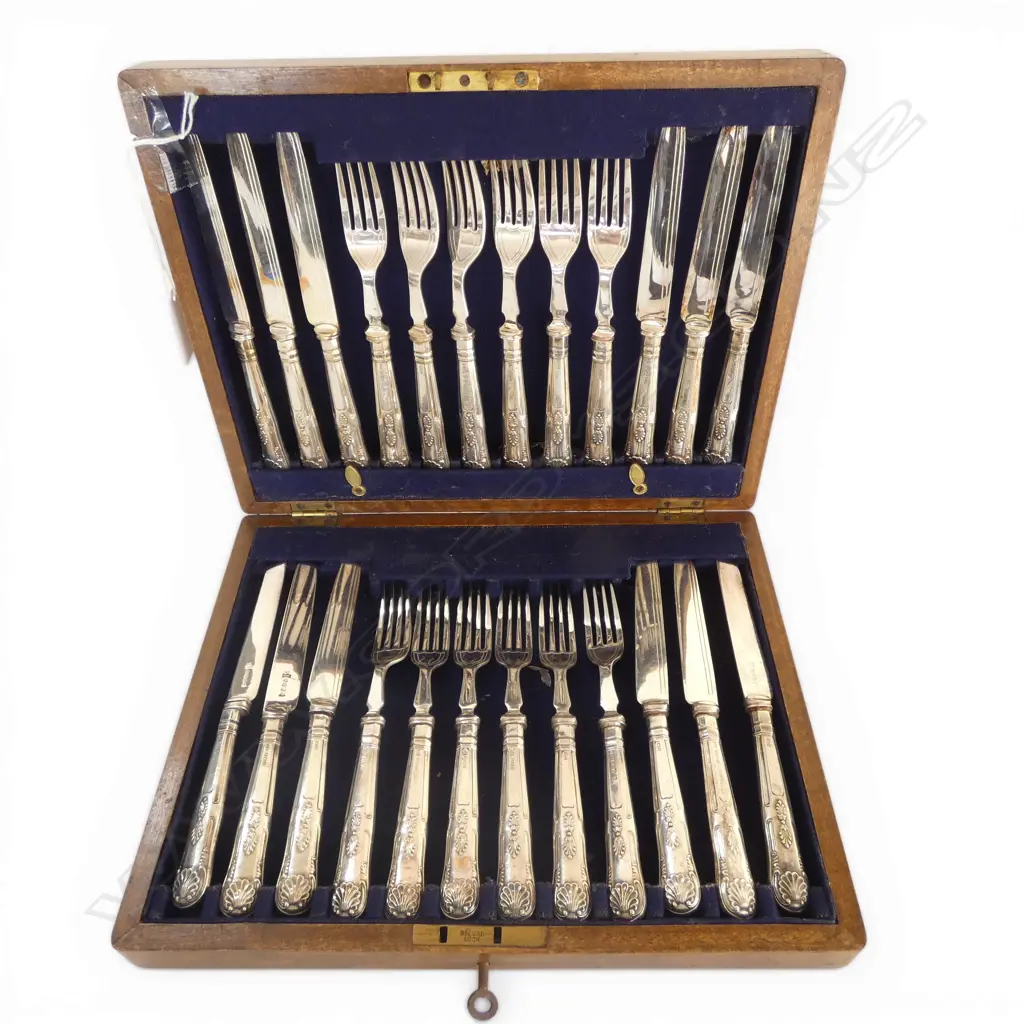 SHEFFIELD 1907 ST.SILVER HANDLED FRUIT SET IN BOX Image 1++