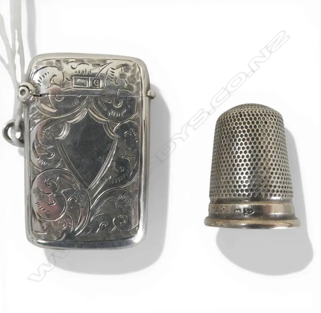 EDWARDIAN SILVER VESTA CASE + SILVER THIMBLE 16gms Image 1++