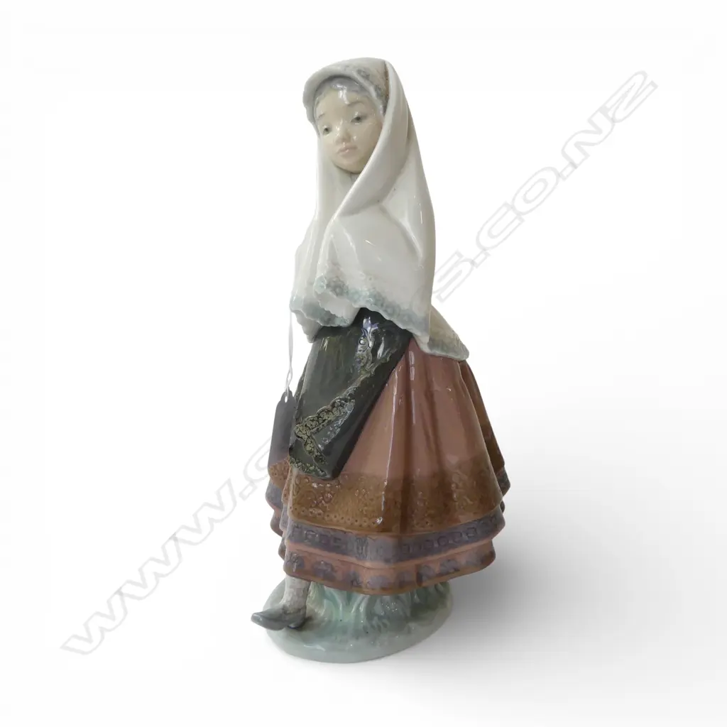 LLADRO FIGURE FESTIVAL TIME H.270mm Image 1++