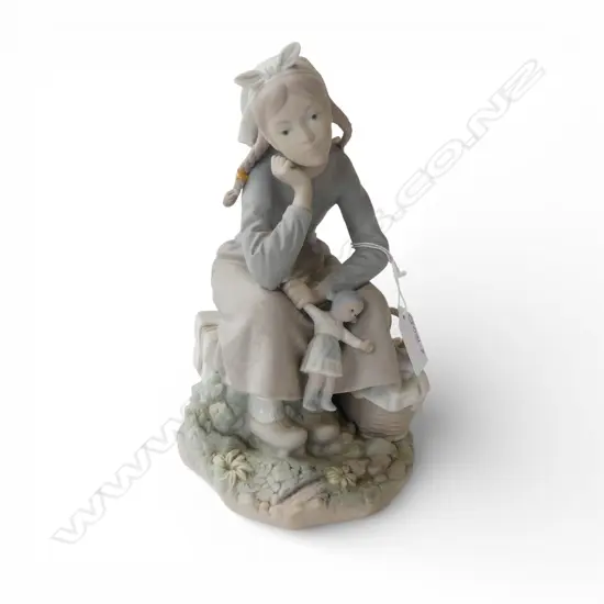 LLADRO BISQUE FIRED FIGURE H.225mm
