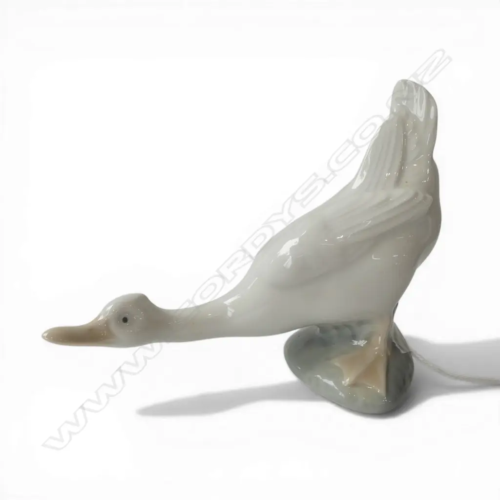 NAO FIGURINE - GOOSE H.110mm Image 1++