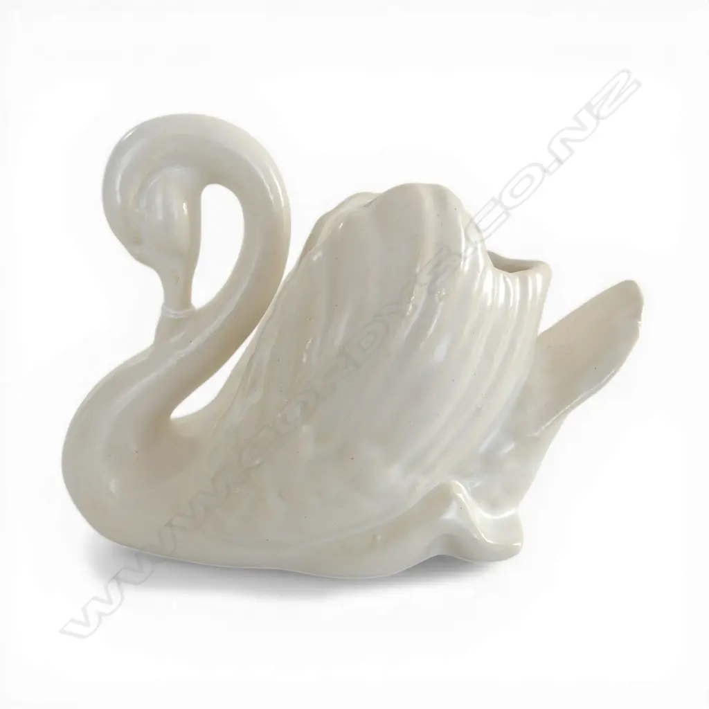 SML CROWN LYNN SWAN, H.80, tiki stamp to base Image 1++