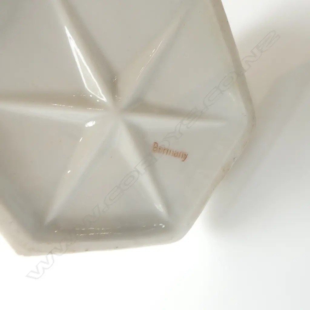 GERMAN PORCELAIN PAINTED CHERUB FIGURE GROUP H.210mm Image 1++