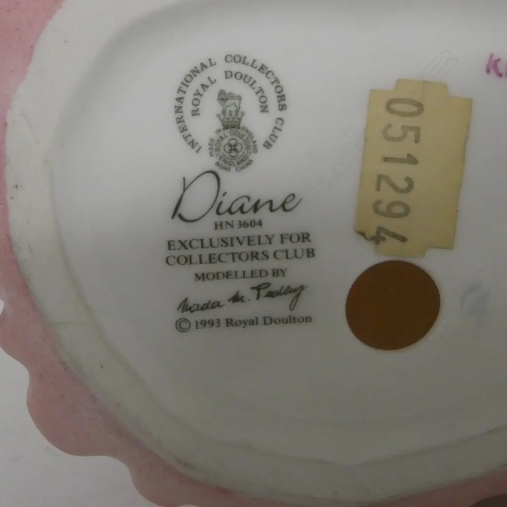 ROYAL DOULTON FIGURINE 'DIANE' HN2461, H.220mm Image 1++