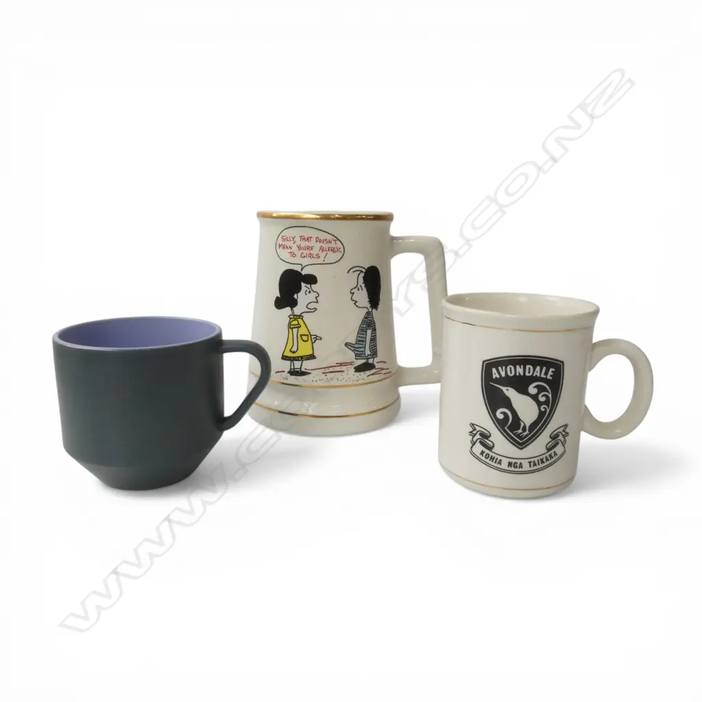 3 CROWN LYNN MUGS H.130mm Image 1++