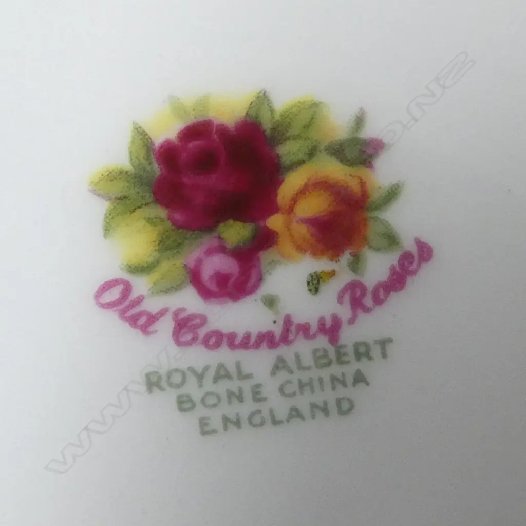  EIGHT ASST ROYAL ALBERT PIN/SWEETS’ DISHES Image 1++