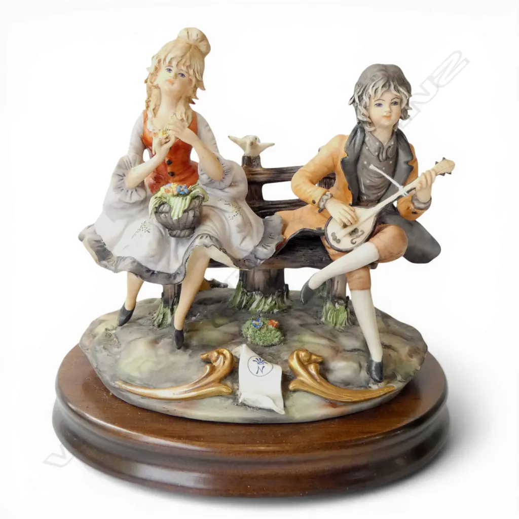 CAPODIMONTE FIGURE GROUP ON WOODEN STAND - COUPLE ON BENCH H.250mm Image 1++