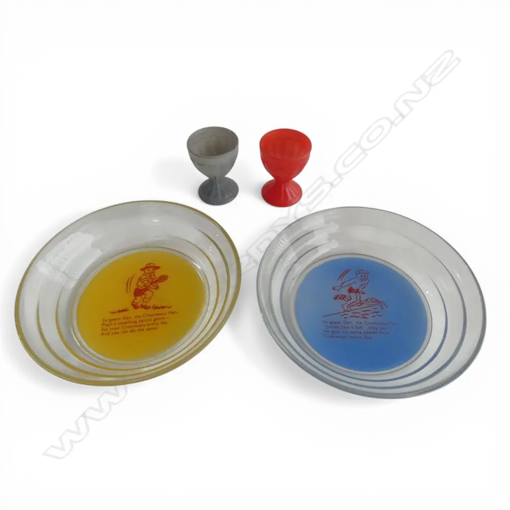 2 VINTAGE SERGEANT DAN GLSS BOWLS + 2 EGG CUPS  Image 1++