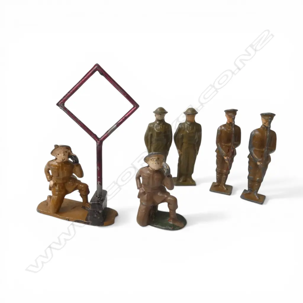 6 JOHN HILL LEAD SOLDIERS; 4 'AT ATTENTION' & RADIO w. 2 OPERATORS  Image 1++