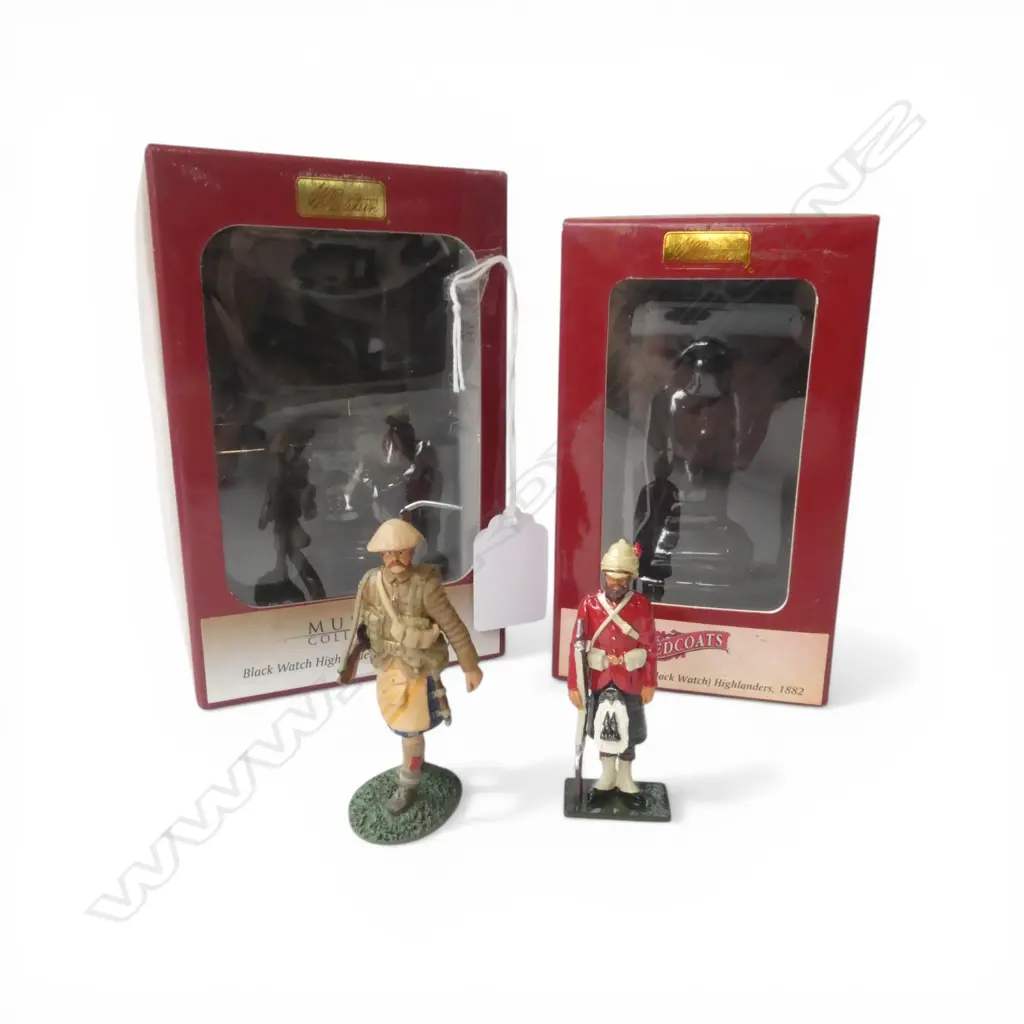 2 BOXED LEAD SOLDIERS; MUSEUM COLLEC. WW2 1916 BLACK WATCH HIGHLANDER & RED COATS 1882 BLACK WATCH HIGHLANDER Image 1++