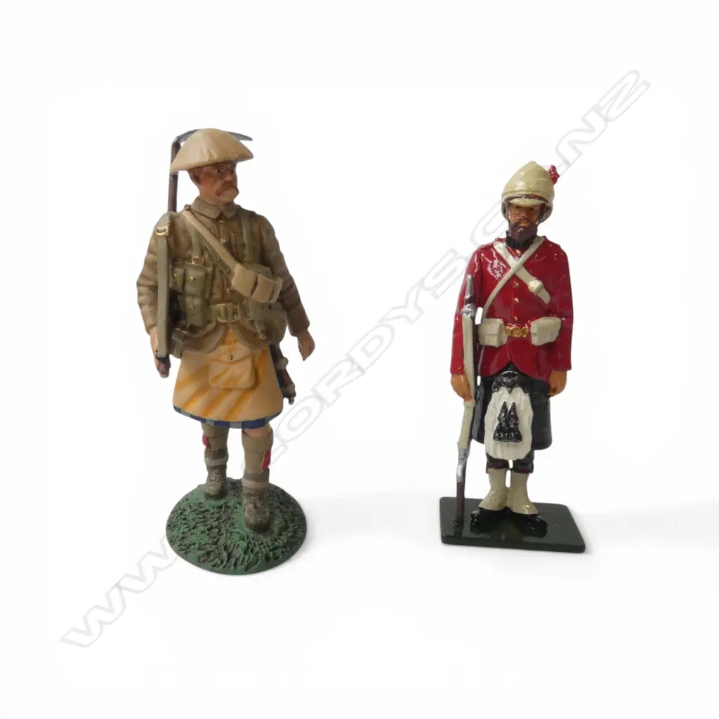 2 BOXED LEAD SOLDIERS; MUSEUM COLLEC. WW2 1916 BLACK WATCH HIGHLANDER & RED COATS 1882 BLACK WATCH HIGHLANDER Image 1++