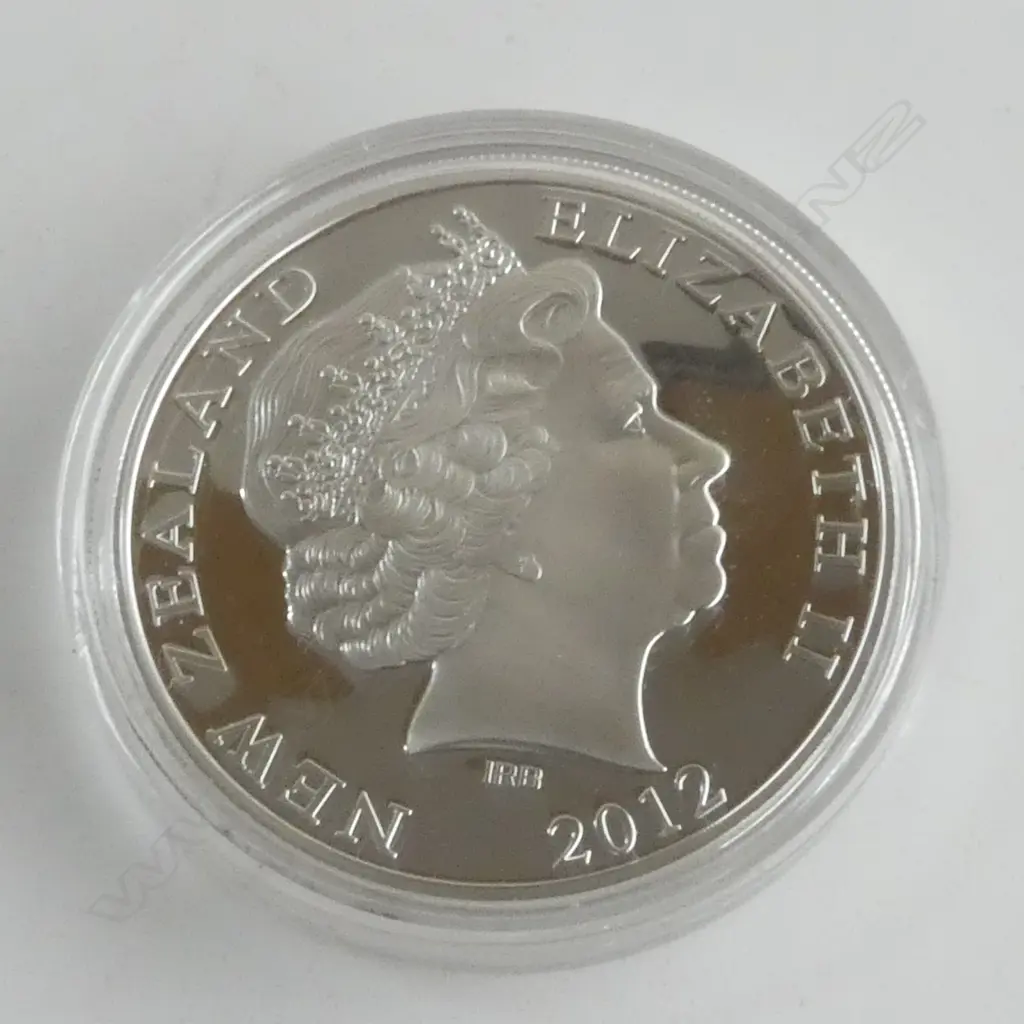 CASED 2012 AIR FORCE 75 YEAR SERVICE TO N.Z. COM. .999 SILVER PROOF $1 COIN & BADGE SET 1oz Image 1++