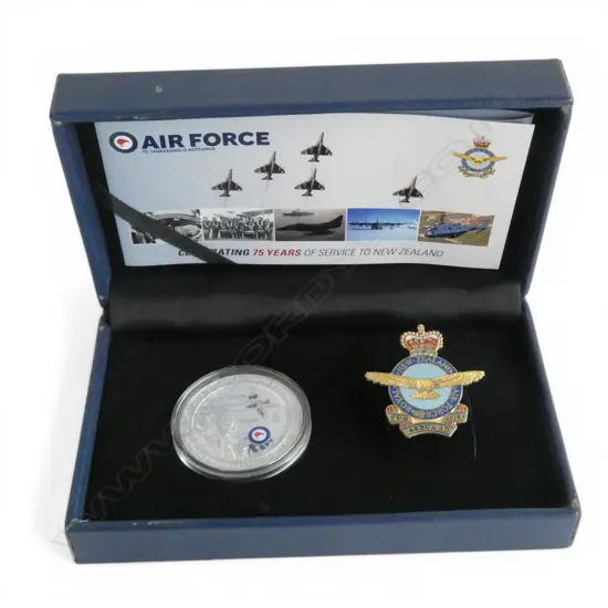 CASED 2012 AIR FORCE 75 YEAR SERVICE TO N.Z. COM. .999 SILVER PROOF $1 COIN & BADGE SET 1oz
