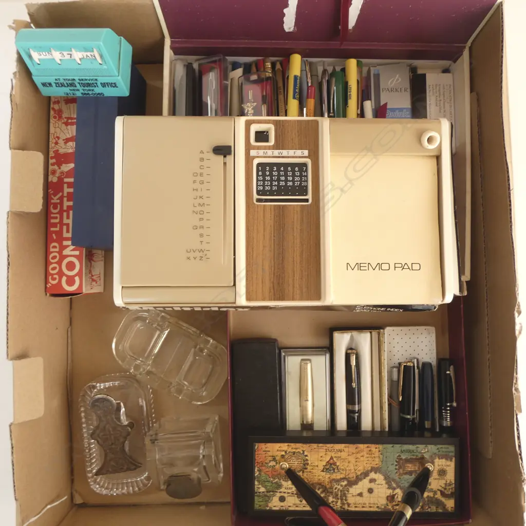 LRG COLLECTION VINTAGE PENS/PENCILS & DESKTOP ITEMS Image 1++