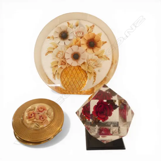 3 LUCITE PCES; WALL HANGING Dia.145mm, COMPACT & DESKTOP ORN.