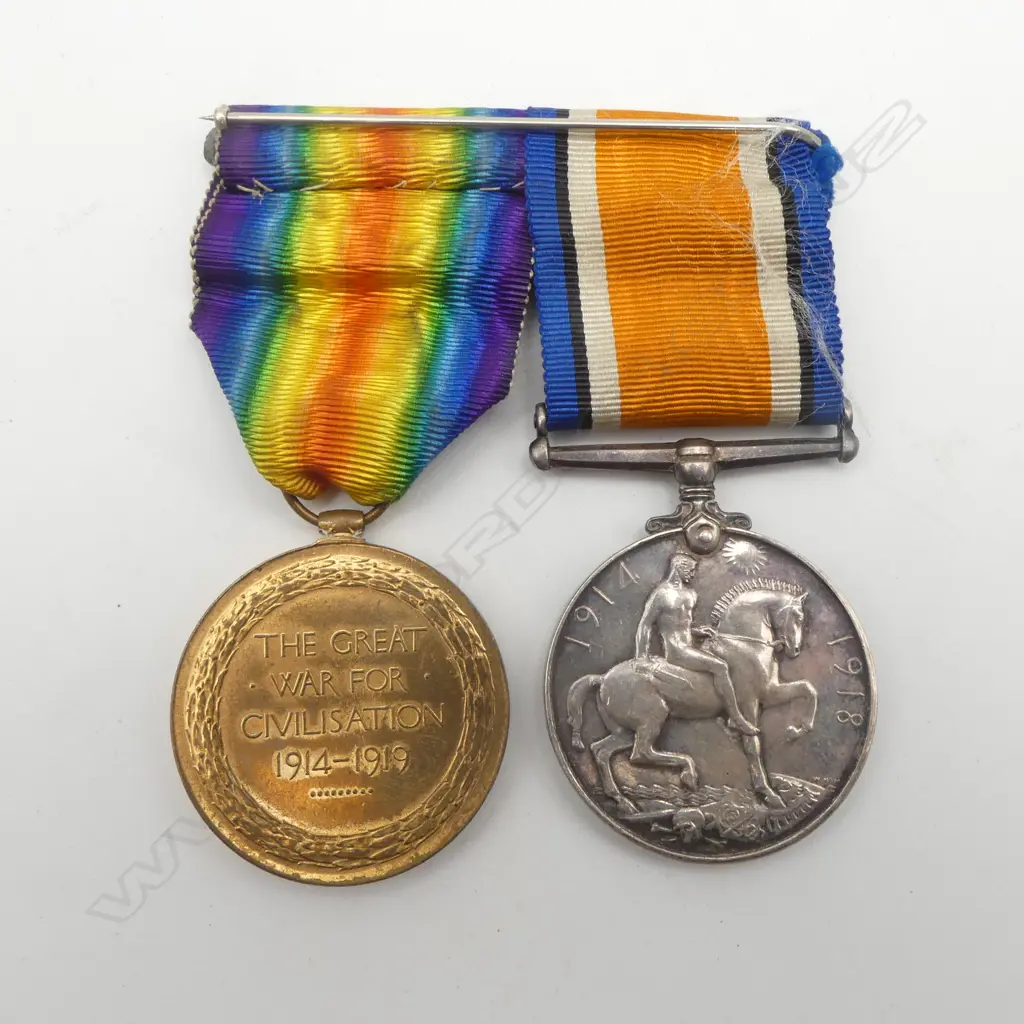 PAIR WWI STANDARD SERVICE MEDALS w ribbons to: 41098 Pte. Wall W. York. R. Image 1++