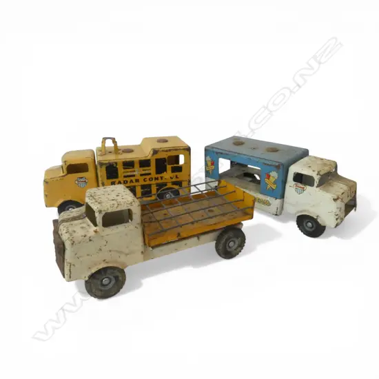3 VINTAGE TRI-ANG TRUCKS various conditions L.360mm 