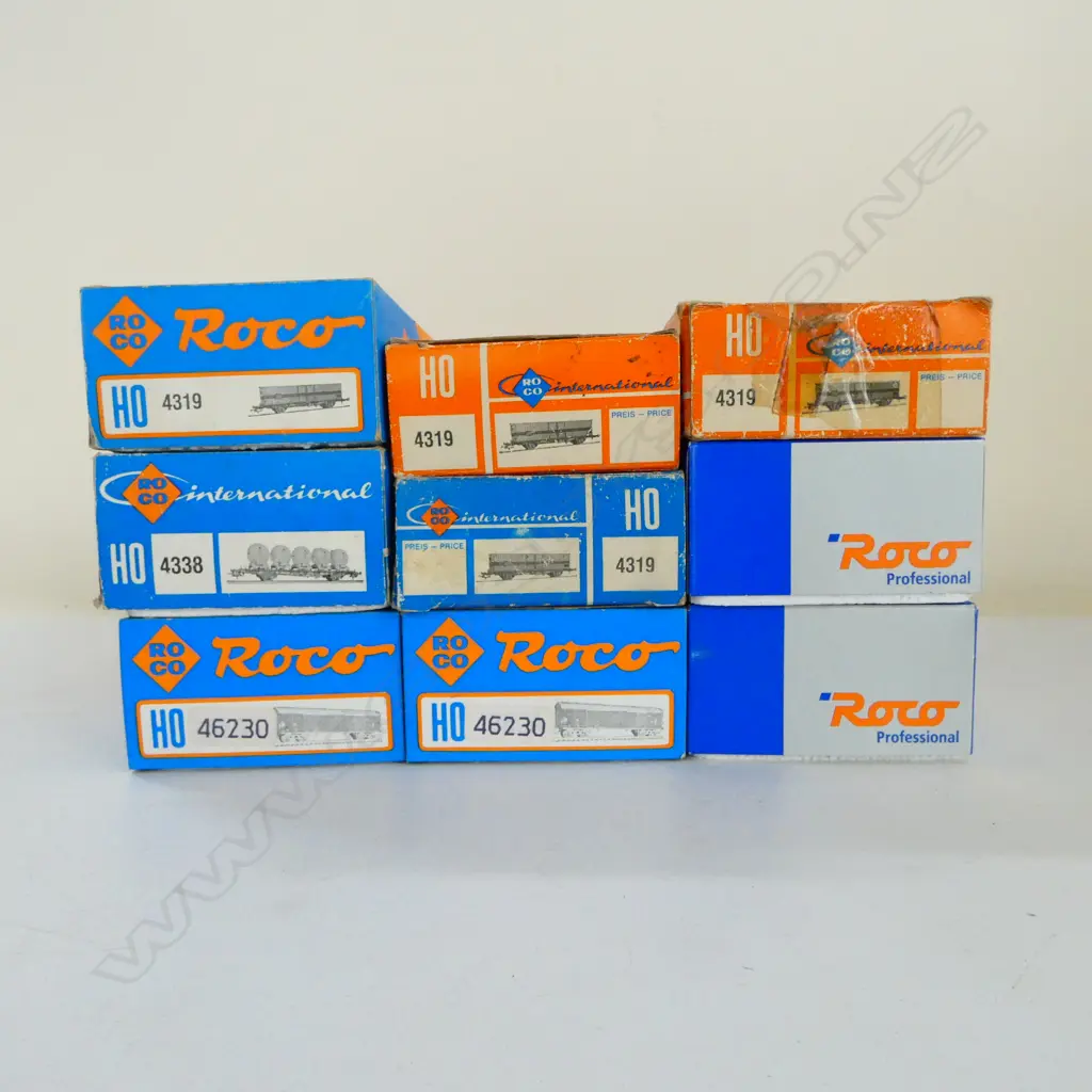 9 BOXED ROCO HO DB WAGONS  Image 1++