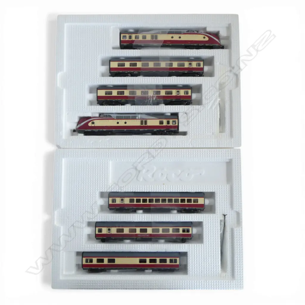 BOXED ROCO 4 PCE HO DB BR VT (VT601) DIESEL DRIVE TRAIN + MATCHING BOXED 3 COACH SET Image 1++