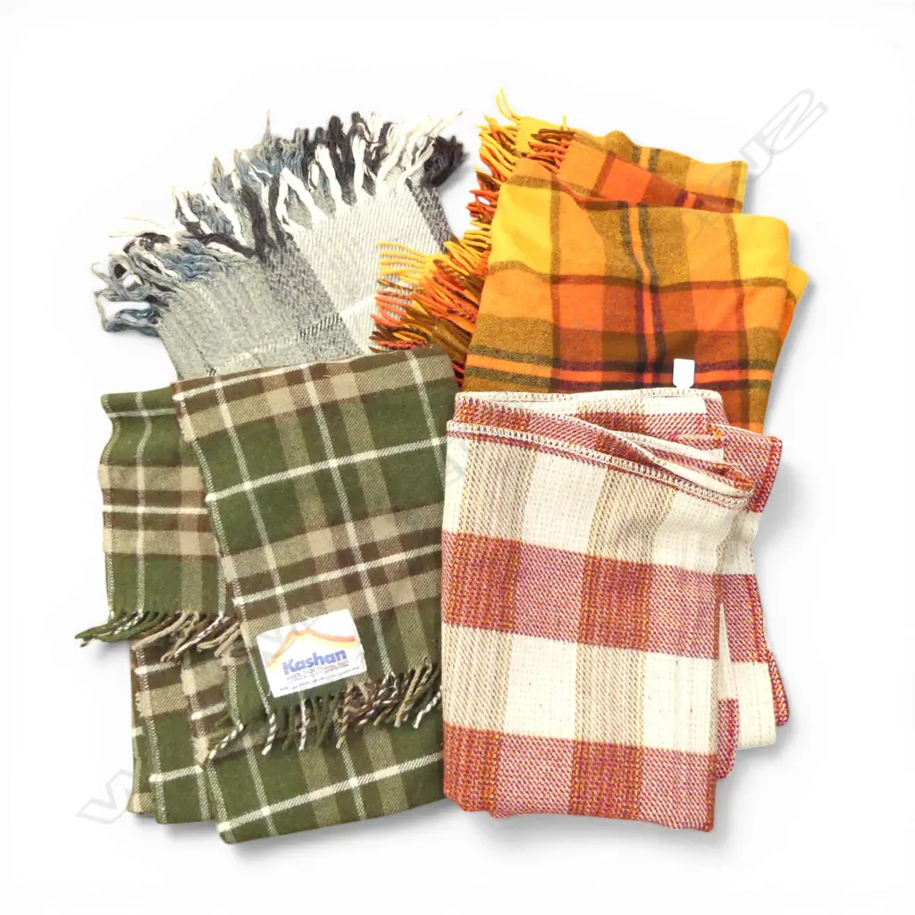 4 WOOL BLANKETS Image 1++