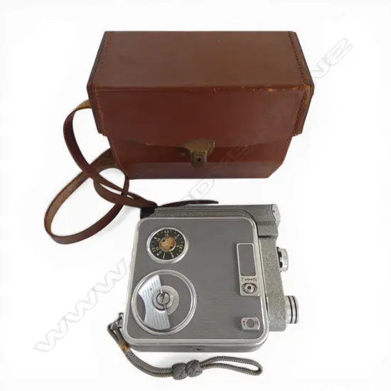 VINTAGE MEOPTA ADMICA 8F FILM CAMERA in leather case