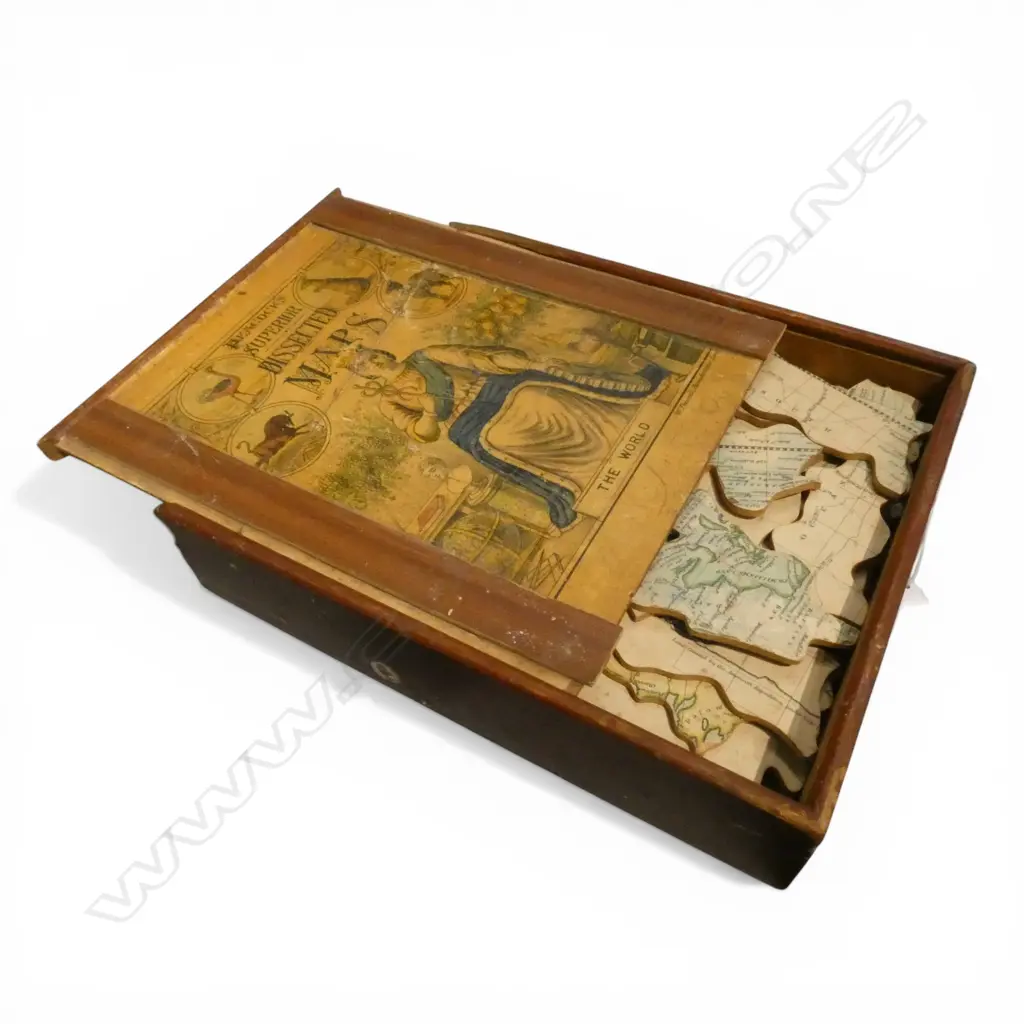 ANTIQUE PEACOCK'S SUPERIOR DISSECTED MAPS 'THE WORLD' ware commensurate with age Image 1++