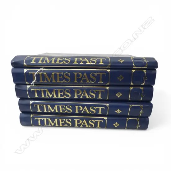APPROX. 60 ‘TIMES PAST’ ‘EVERYDAY ANTIQUES IN THE HOME MAGAZINES’ in BINDERS