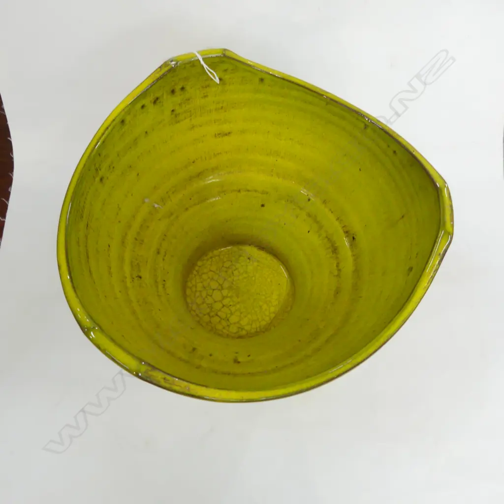 YELLOW GLAZED BOWL H.200mm Image 1++