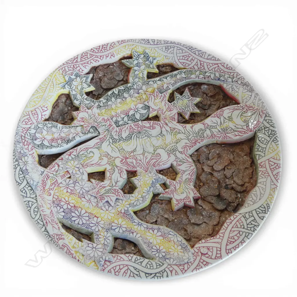 KEUM SUN LEE WALL HANGING BAS RELIEF CHARGER, Dia.400mm Image 1++