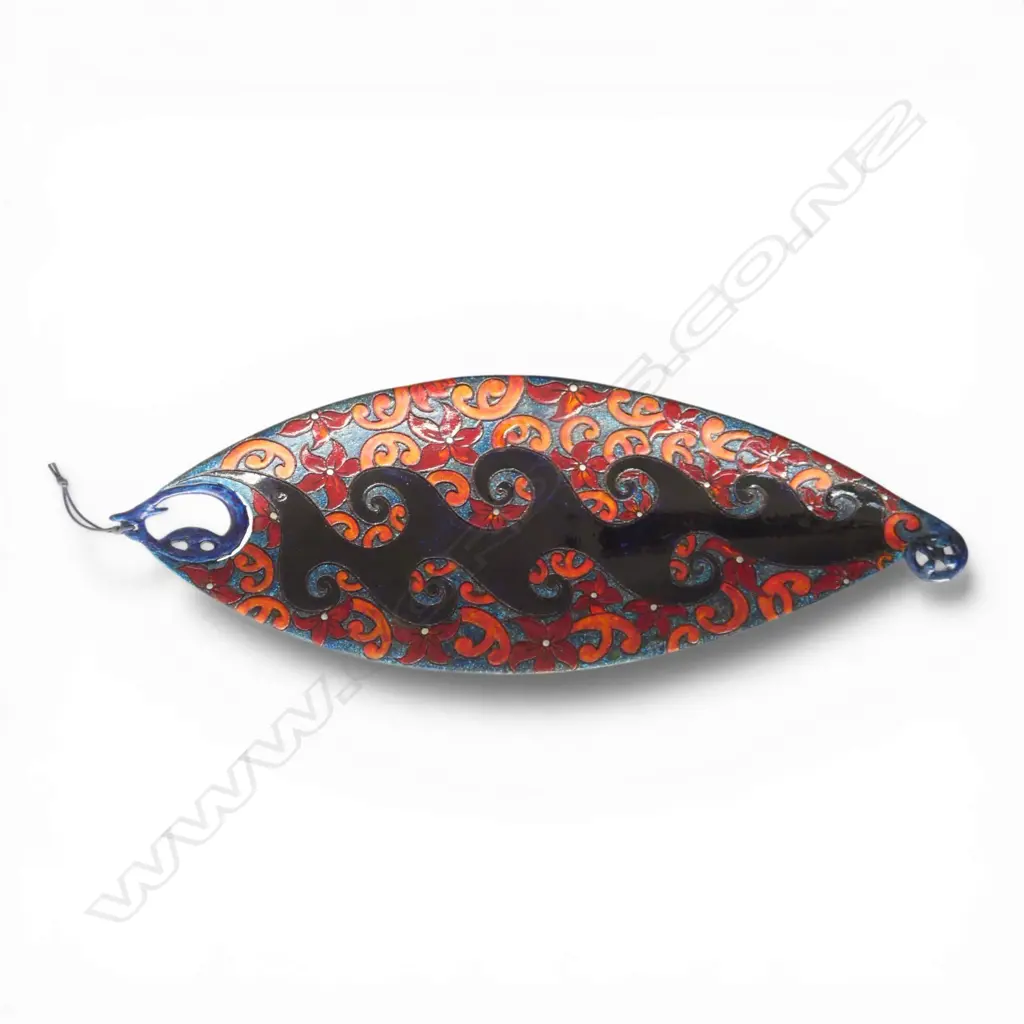 KEUM SUN LEE FISH SHAPED PLATTER navy blue w red koru & flower detail, L.500mm Image 1++