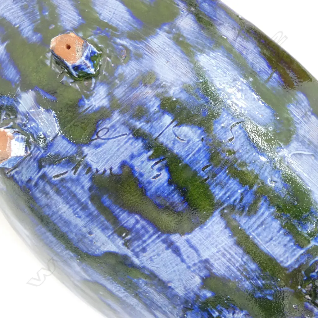 KEUM SUN LEE FISH SHAPED PLATTER navy blue w red koru & flower detail, L.500mm Image 1++