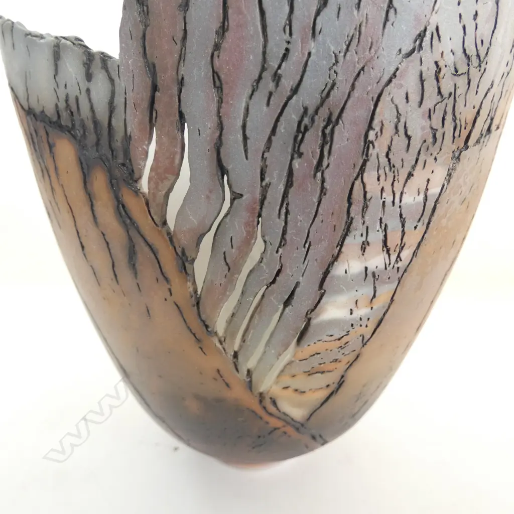 Jean McKinnon two porcelain handmade pieces: incised & pierced vase H.130mm + flat sculpted lustre dish # end broken off Image 1++