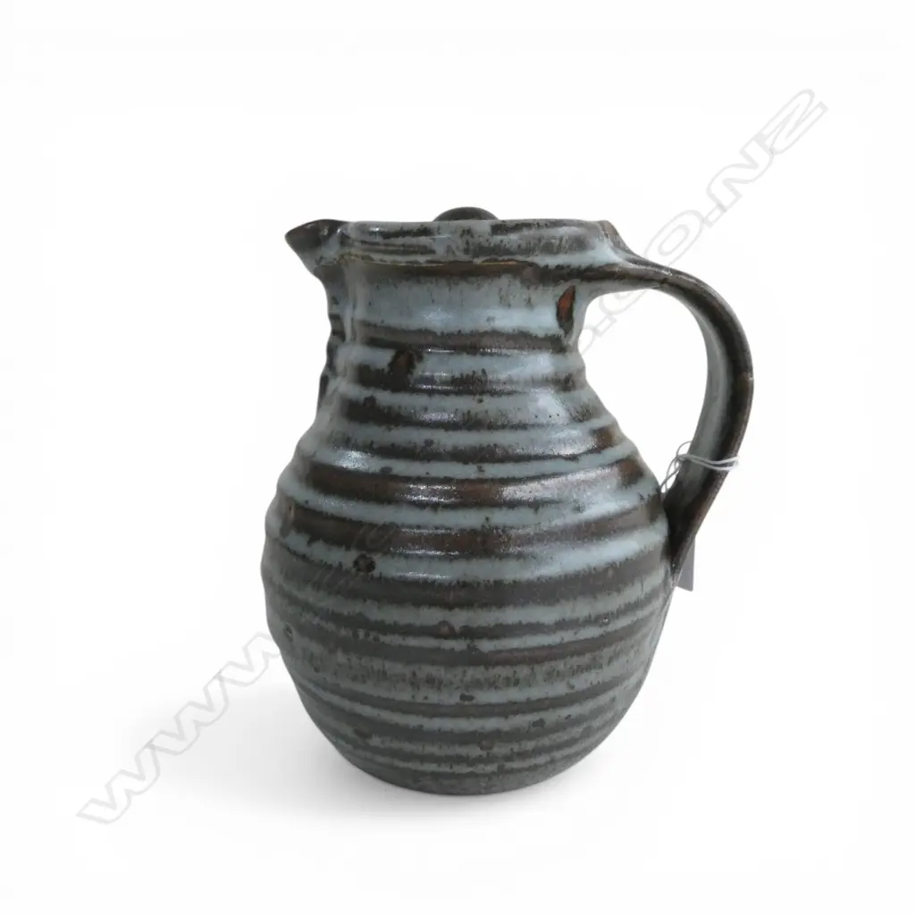 MARY BURR?? N.Z. STUDIO POTTERY JUG H.170mm Image 1++