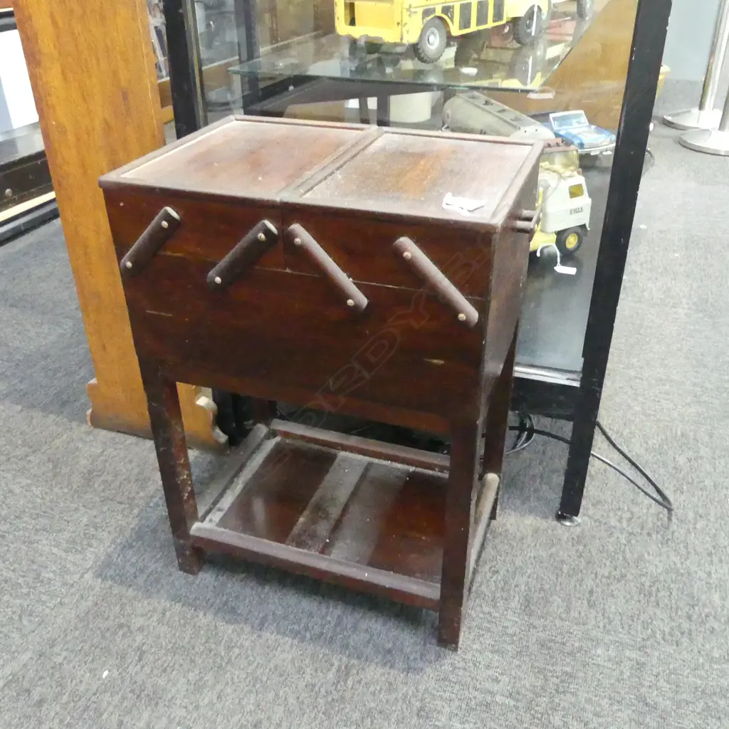 SEWING BOX with contents 420x180x565mm Image 1++