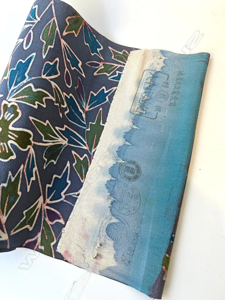 Unused 1980's NISHIJIN TEXTILE (Kyoto) JAPANESE leaf pattern on mauve SILK ROLL. L.12m. W.360mm. New old stock Image 1++