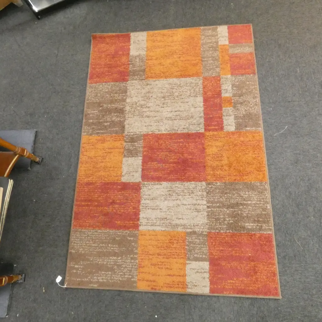 MODERN MACHINED RUG 1840x1240mm Image 1++