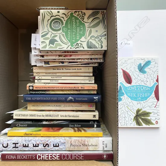 BOOKS ABOUT CHEESE, MISC BOOKS & ASSEMBLAGE 20 PENGUIN GREAT FOOD REPRINTS, 34 VOLS...