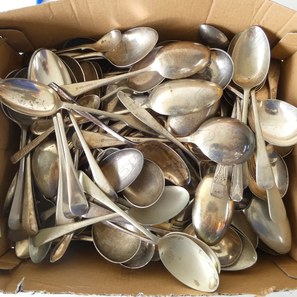 SHOE BOX OF EP SPOONS Image 1++