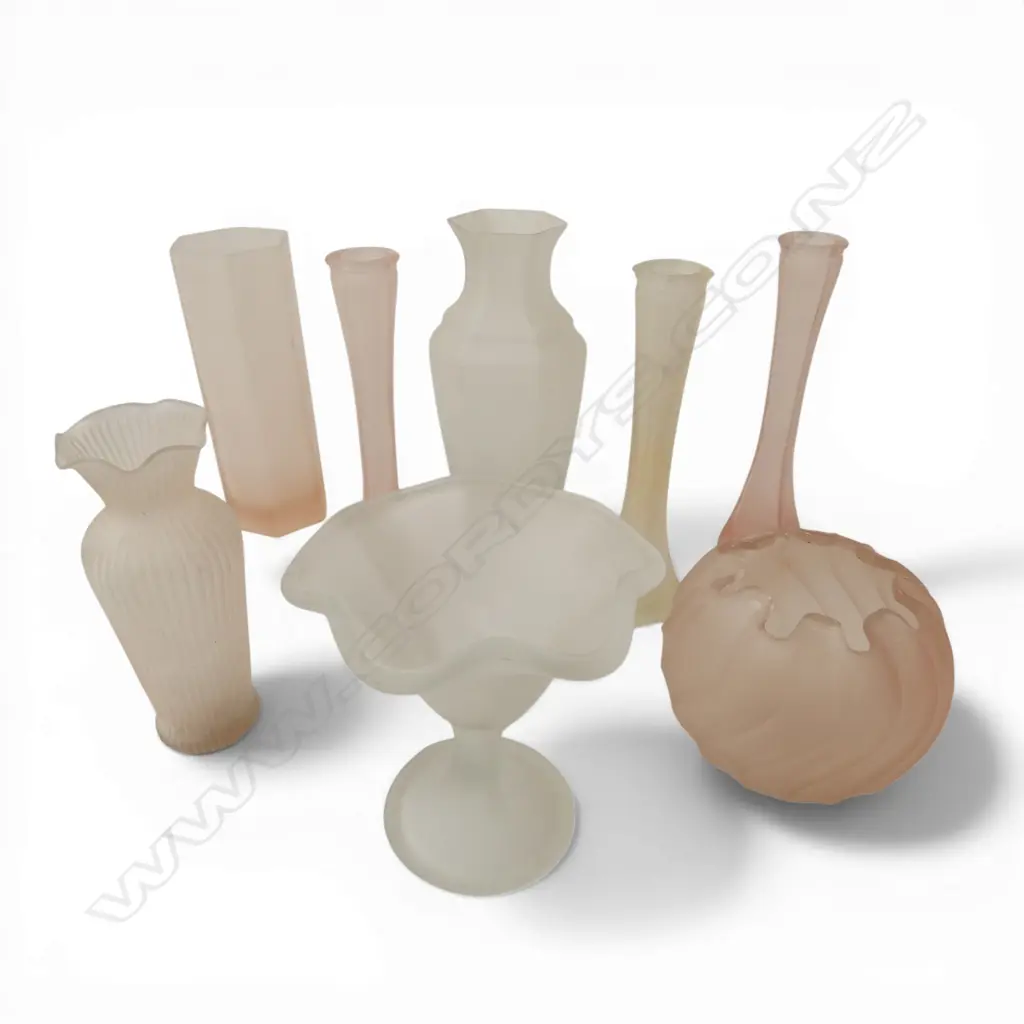 8 VINTAGE PRESSED GLASS PCES H.200mm Image 1++