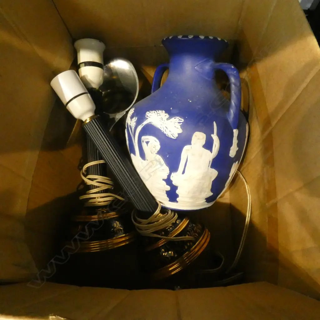 PR COLUMN TABLE LMAPS, JASPERWARE VASE & JUG  Image 1++