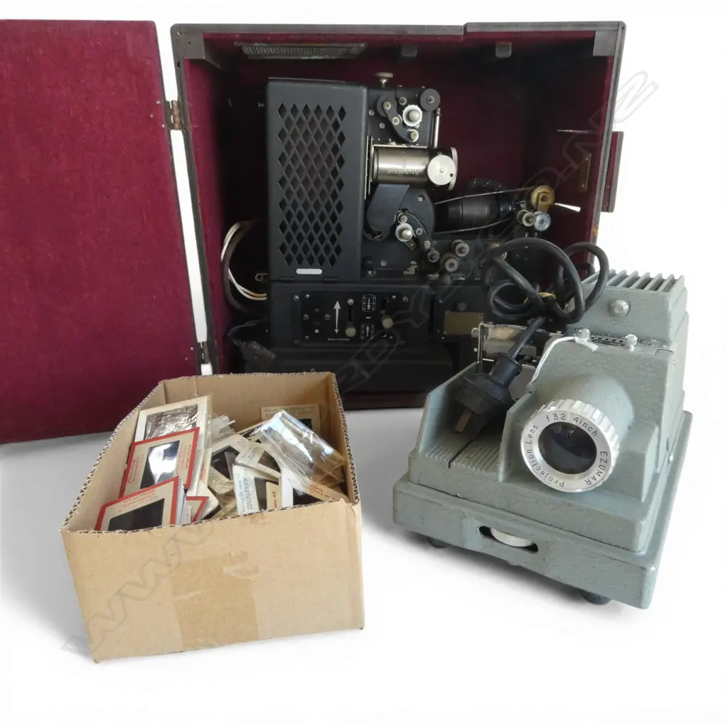 VINTAGE 16mm PROJECTOR + SLIDE PROJECT & N.Z. SLIDES Image 1++