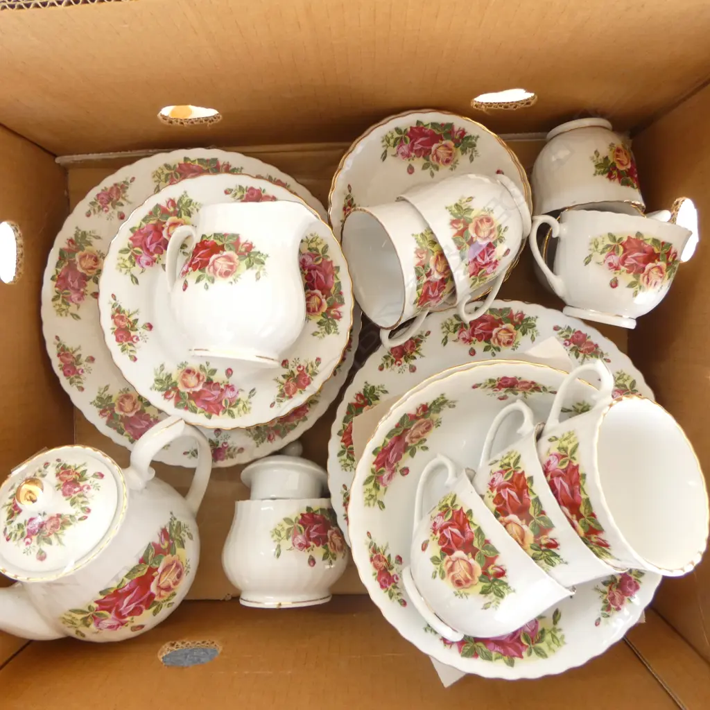 8 PL SETTING ROYAL CHINA ENGLISH ROSE Image 1++