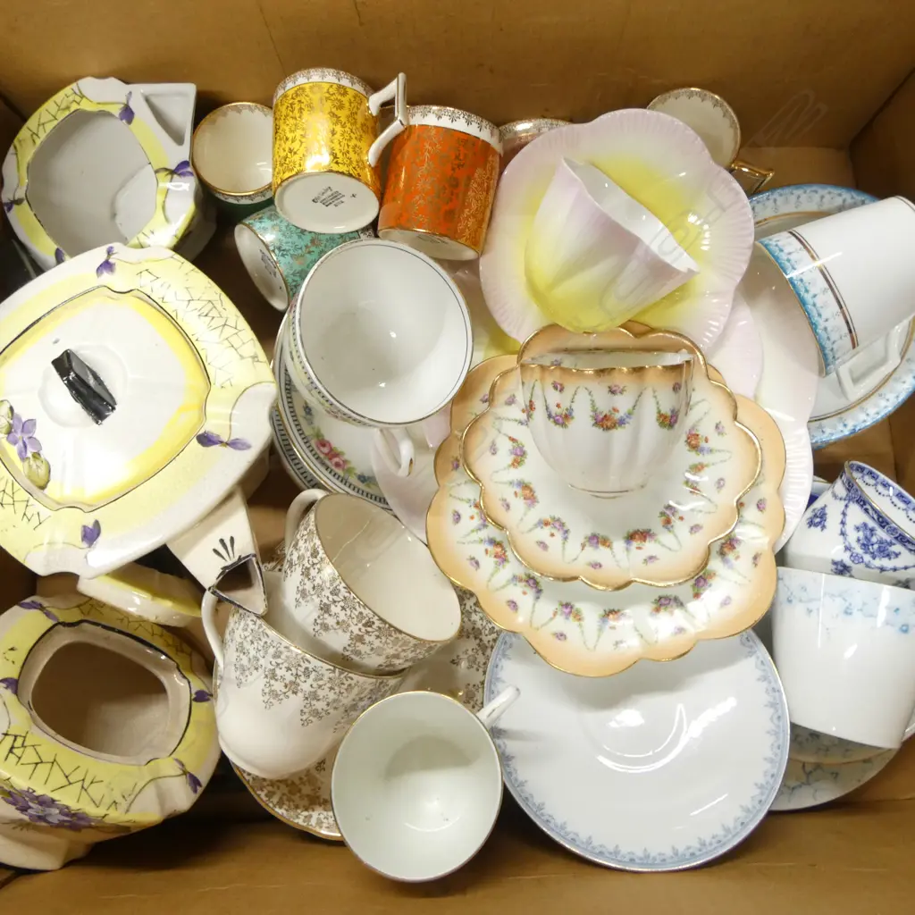 DECO 3 PC TEASET COFFEE CANS & CSPS Image 1++