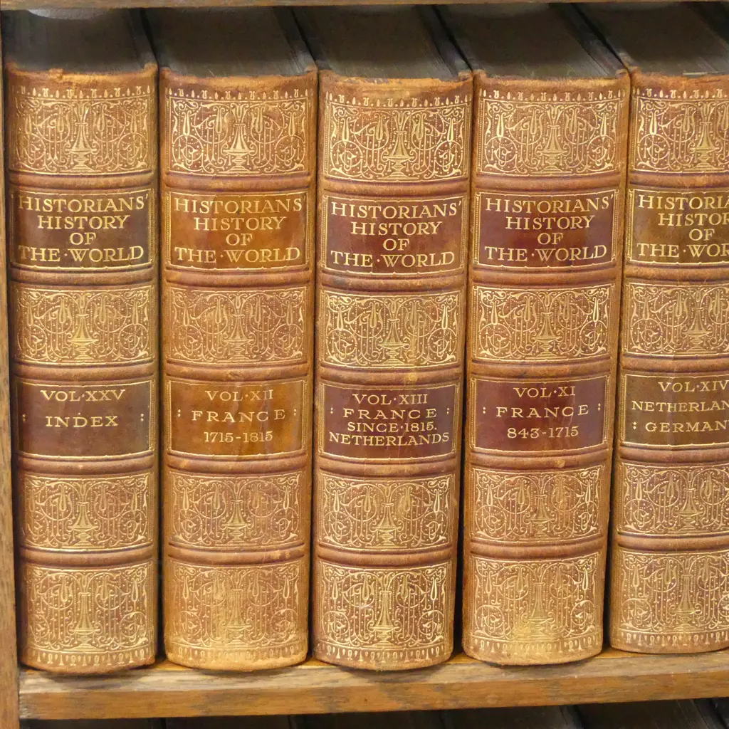 20thC OAK BOOKSHELF w. 25 Vols. OF HISTORIAN'S HISTORY OF THE WORLD + AUSTRALIA & NEW ZEALAND SUPPLEMENT 640x200x1245mm Image 1++
