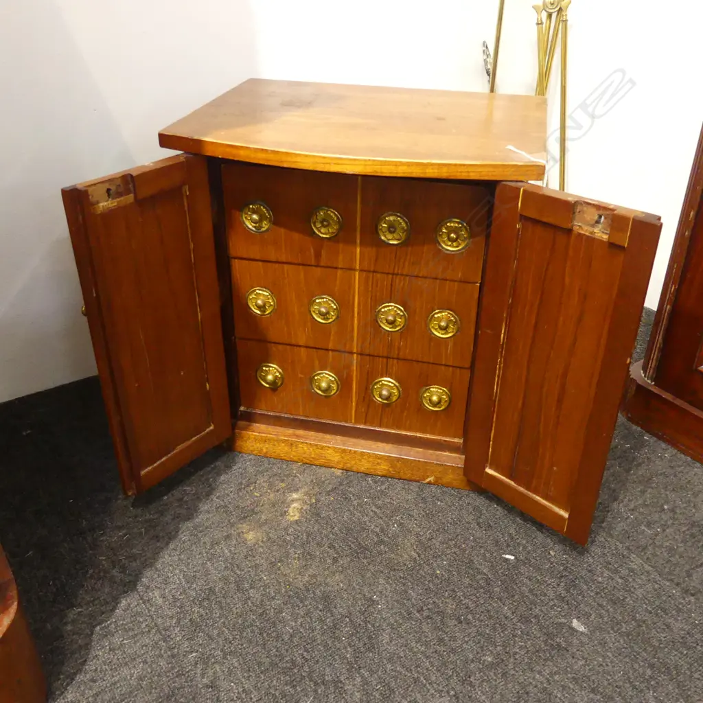 WOODEN CABINET w. 3 VELVET LINED DRAWERS 405x330x440mm Image 1++