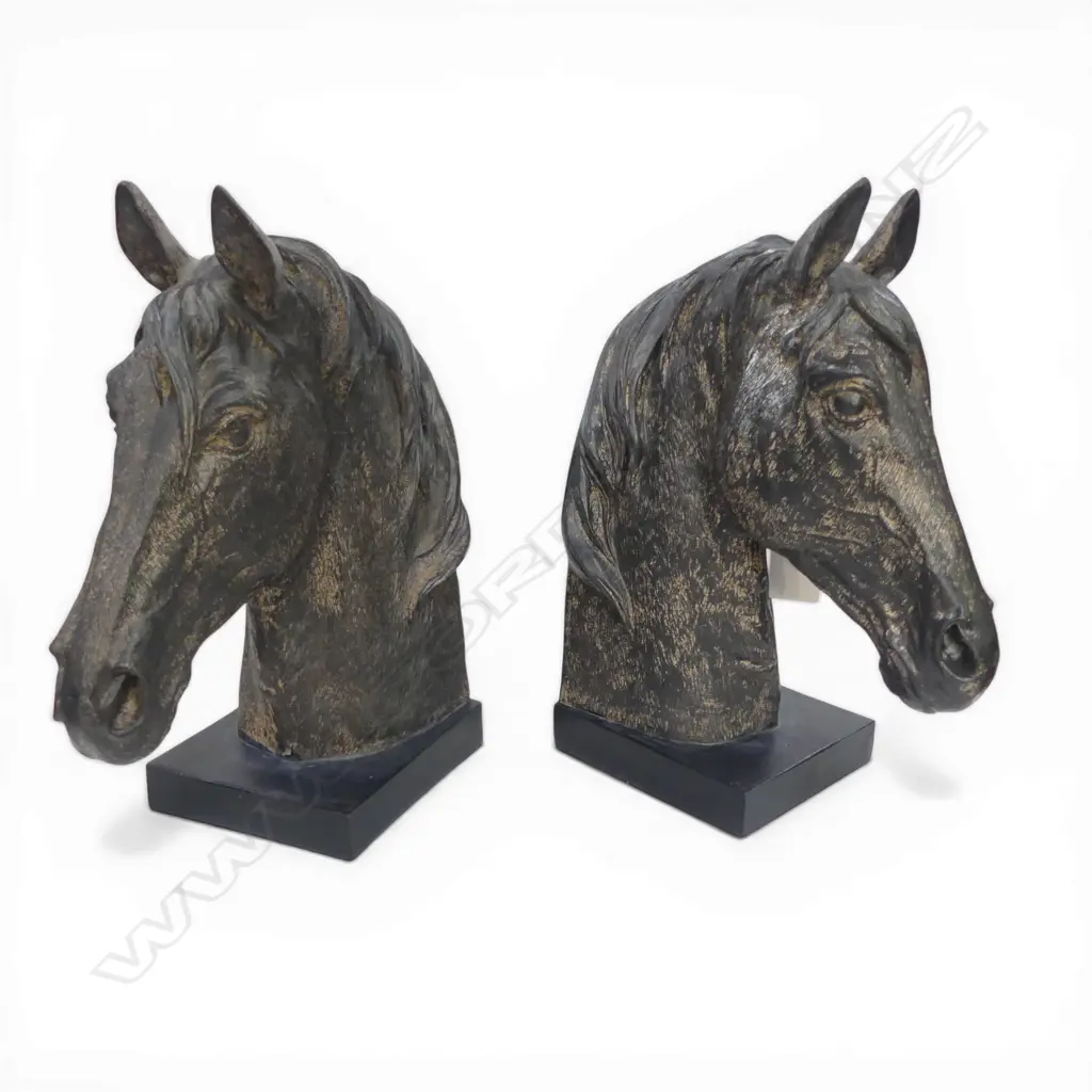 PR RESIN HORSE BUST BOOK ENDS H.290mm Image 1++